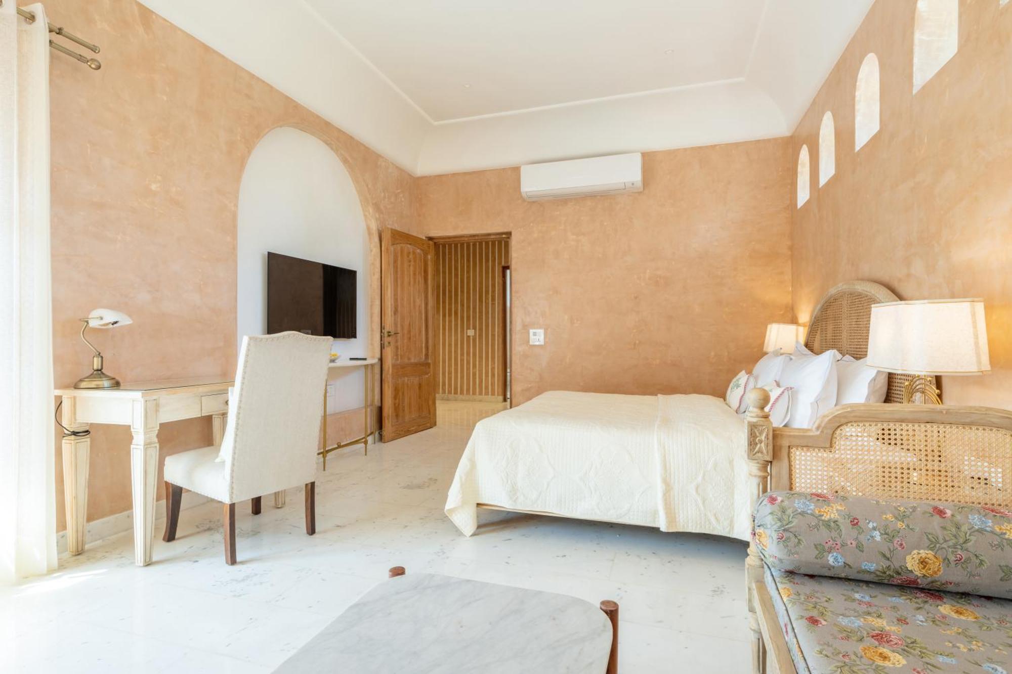 Niravi Jaipur Bed & Breakfast Bilik gambar