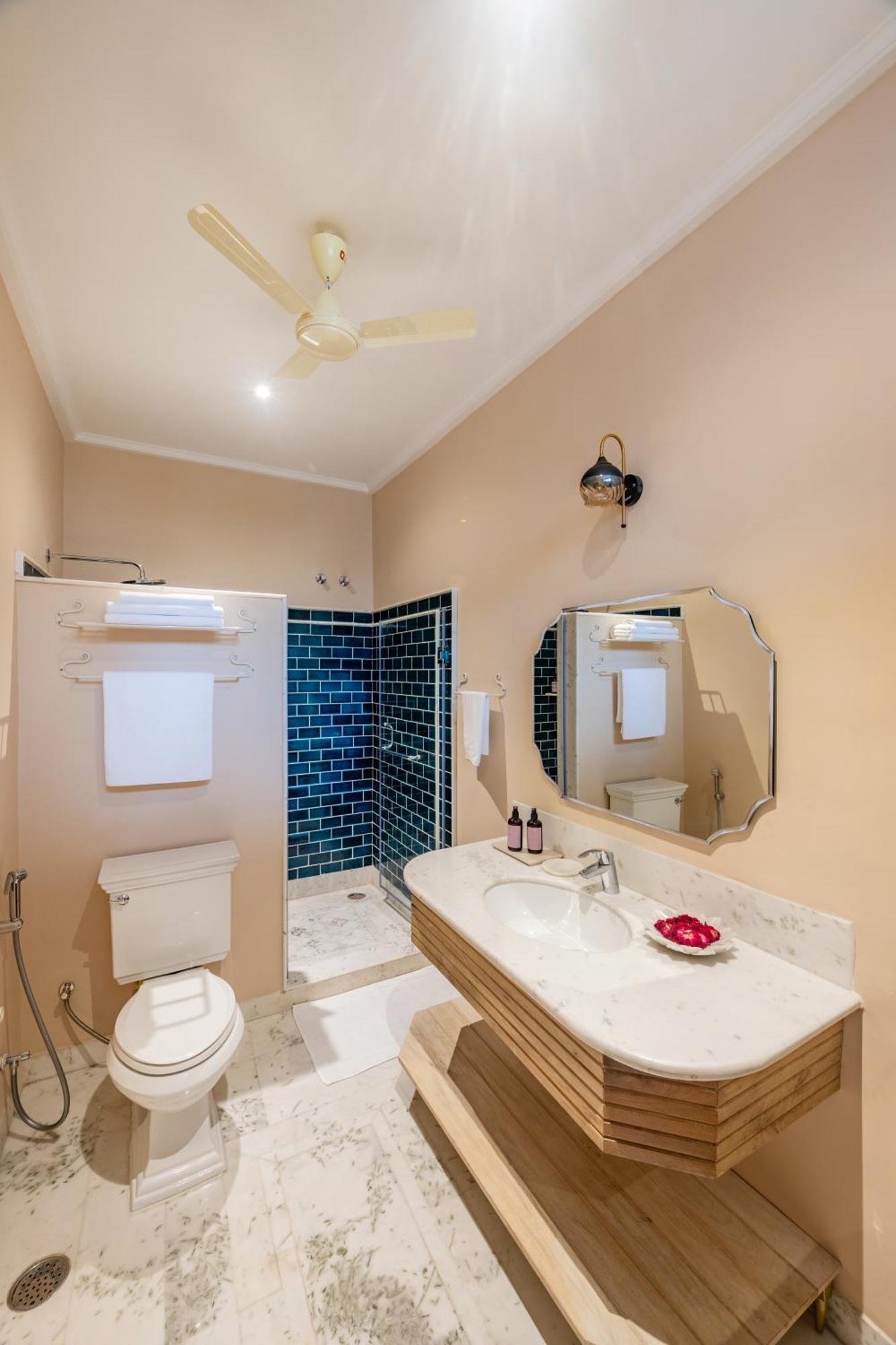 Niravi Jaipur Bed & Breakfast Bilik gambar